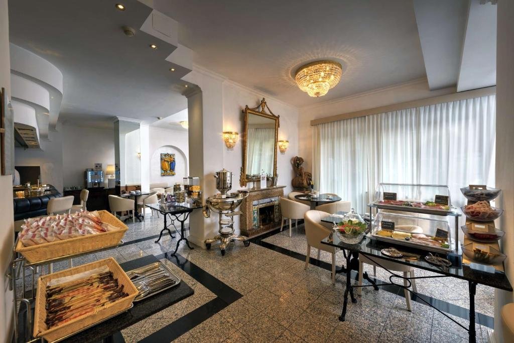 Hotel Rivoli Italy