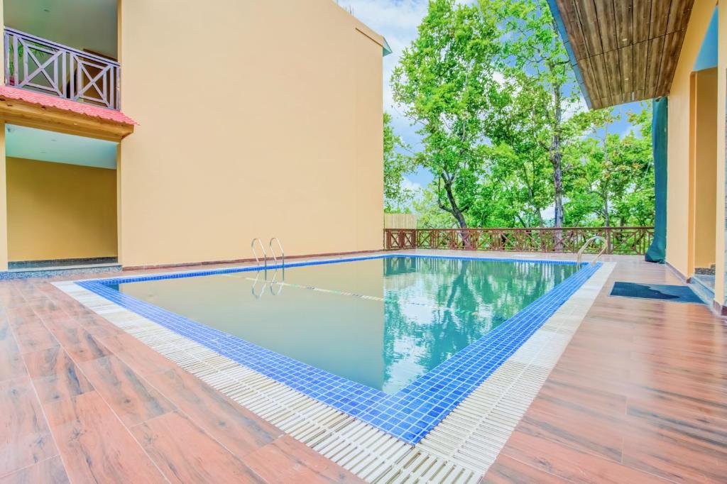 Summit Jungle Lodge Lansdowne