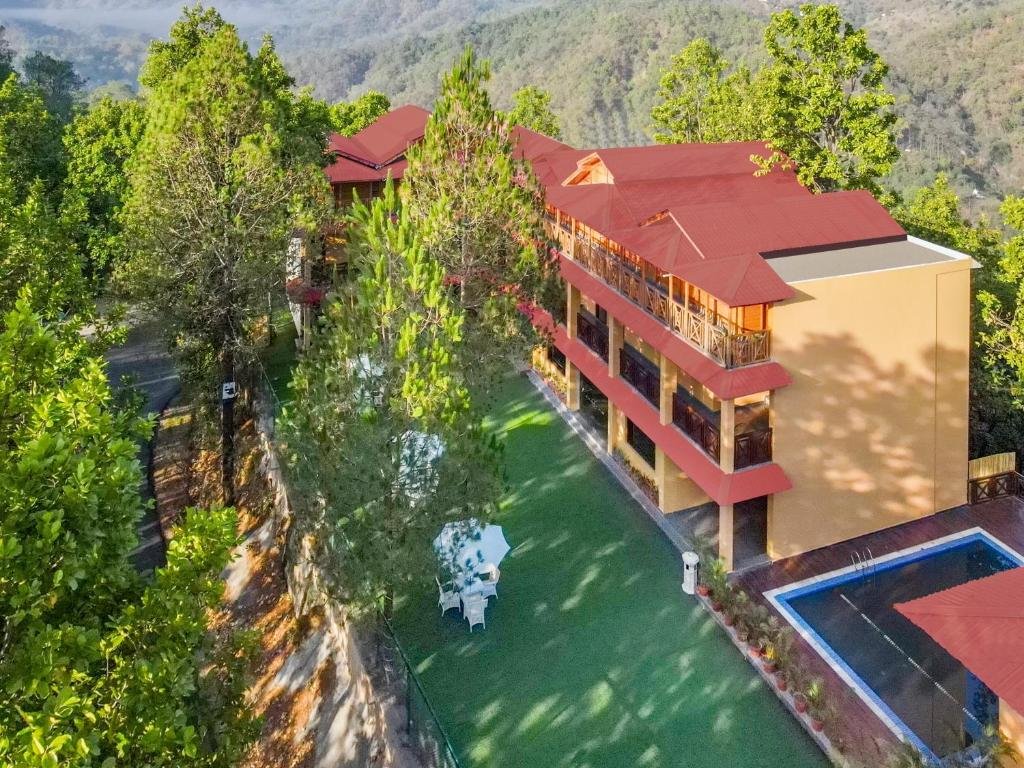 Summit Jungle Lodge Lansdowne